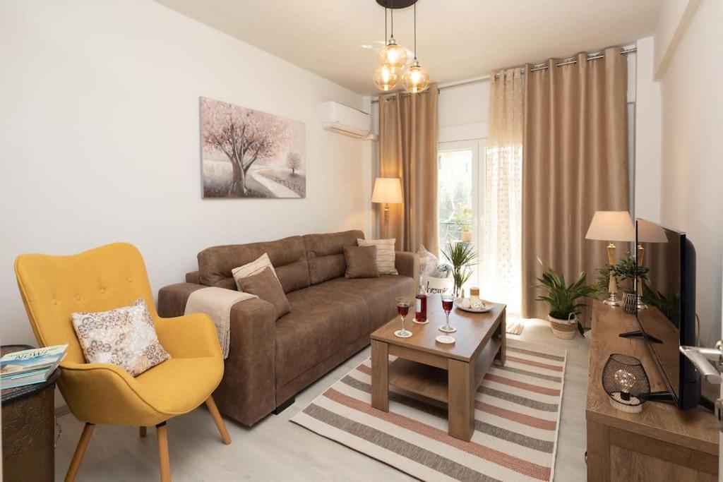 Afrodite'S Cosy And Lovely Apartment Alepú Kültér fotó